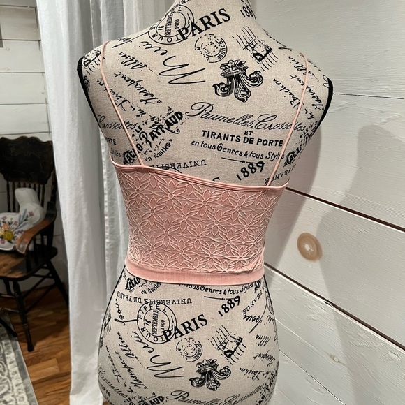 Aeropostale seamless seriously soft bralette size XS, pink, floral, dainty - Picture 2 of 6